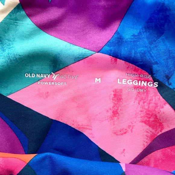 Old Navy Active Powersoft Leggings - Women's - Size: Medium - Picture 2 of 2
